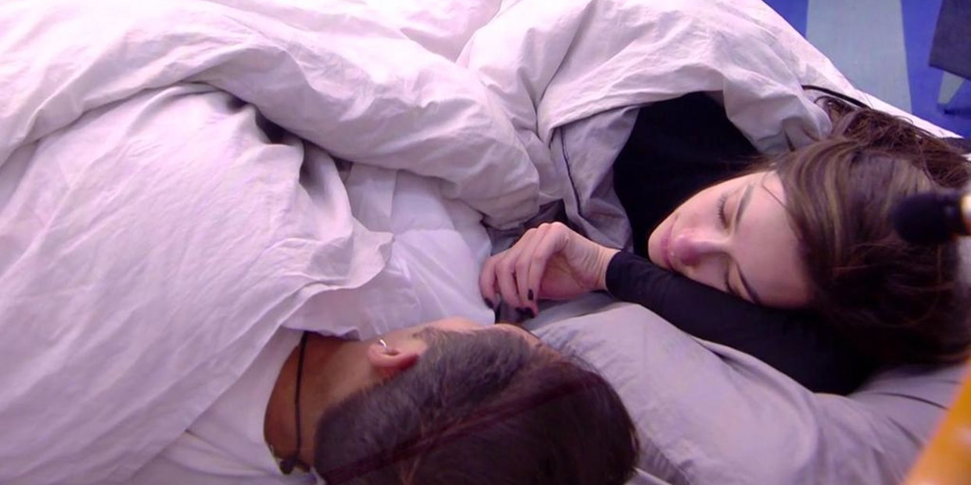 Adara y Gianmarco, muy juntos entre las sábanas en 'GH VIP 7': "Estás loco"