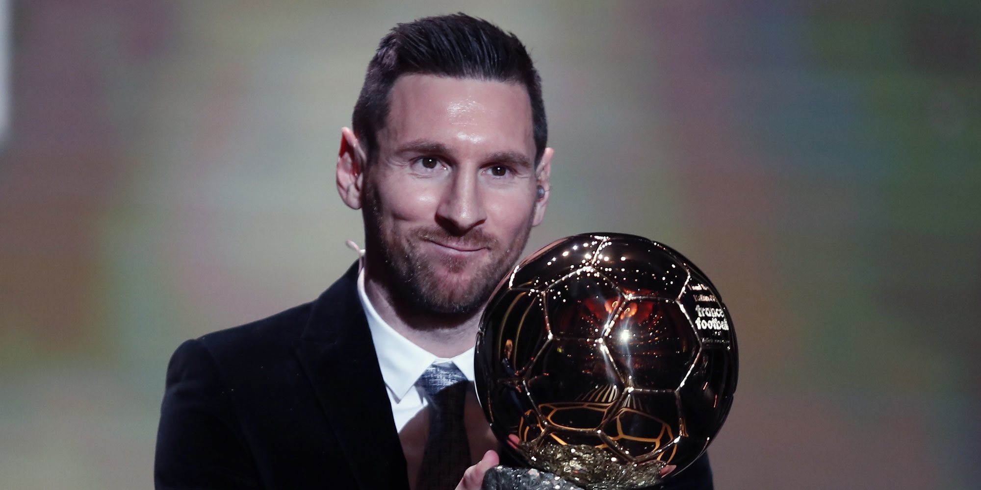 Leo Messi gana su sexto Balón de Oro ante el orgullo de Antonella Rocuzzo y sus hijos mayores