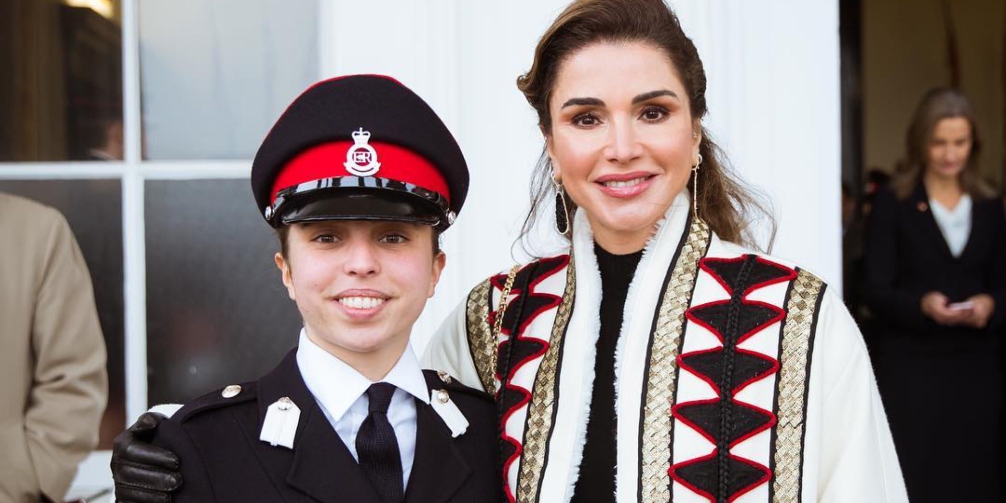 Salma de Jordania se convierte en la primera mujer piloto militar del país
