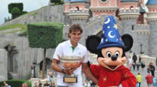Rafa Nadal disfruta de su sexto Roland Garros en Disneyland París junto a Xisca Perelló