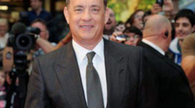 Tom Hanks presenta en Londres 'Larry Crowne' sin su protagonista, Julia Roberts
