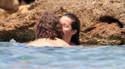 Carles Puyol y Malena Costa disfrutan del sol, de la playa y de su amor en Ibiza