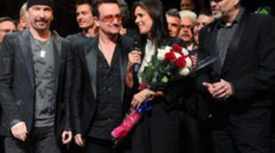 Cindy Crawford, Matt Damon y Bill Clinton apoyan a Bono en el estreno del musical de 'Spider-Man'