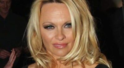 Pamela Anderson se mete en la piel de la Virgen María para un especial de Navidad