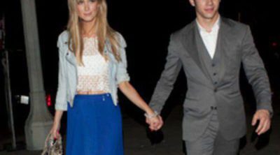 Nick Jonas y Delta Goodrem pasean su amor por Los Angeles