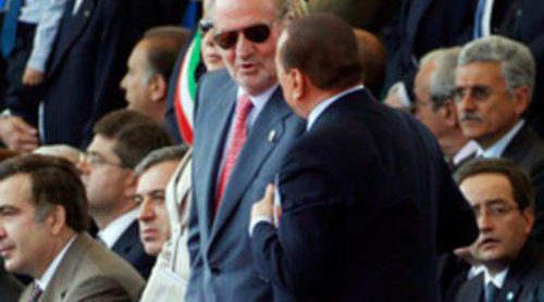 El Rey Don Juan Carlos junto a Berlusconi en los actos conmemorativos de la Unificación Italiana