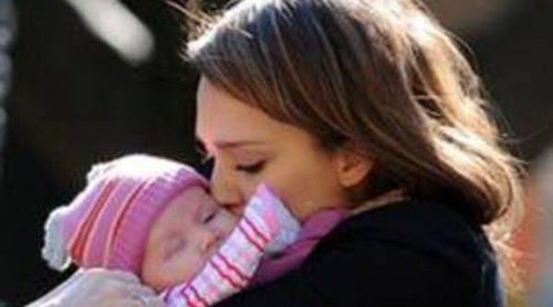 Jessica Alba y Miranda Kerr se deshacen en mimos con sus hijos Haven y Flynn