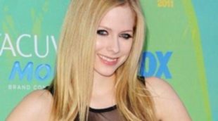 Avril Lavigne y su novio Broddy Jenner, agredidos en una brutal pelea en un hotel de Hollywood
