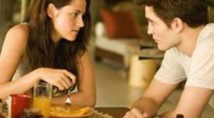 Robert Pattinson y Kristen Stewart cenan juntos en el Soho House de Los Ángeles