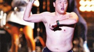 Psy celebra el éxito del 'Gangnam Style' con un multitudinario concierto en la Plaza de Seúl