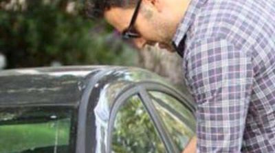 Ben Affleck rompe el espejo de un coche y pide disculpas a través de una nota