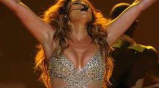 A Jennifer Lopez se le escapa un pezón mientras baila en un concierto de 'Dance Again World Tour'