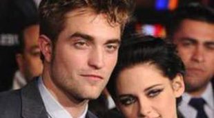 Nuevas imágenes a solas de Robert Pattinson y Kristen Stewart abrazados y compartiendo un día de piscina