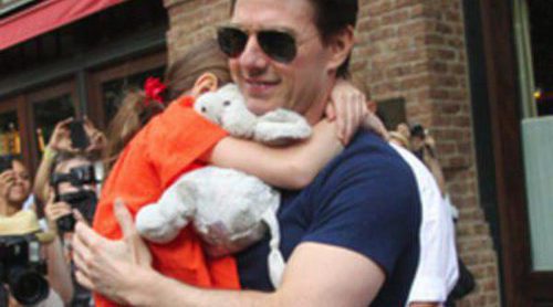 Tom Cruise pasará las vacaciones de Navidad junto a su hija Suri después de cinco meses sin ella