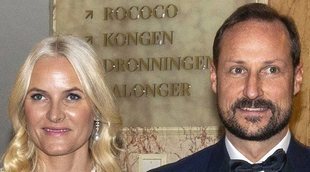 El gesto de Haakon y Mette-Marit que redobla la presión sobre Felipe y Letizia