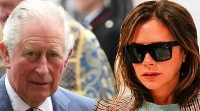 El gesto con el que el Príncipe Carlos ha dejado en evidencia a Victoria Beckham delante de todo el Reino Unido