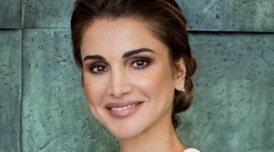 El espectacular y elegante posado de Rania de Jordania con motivo de su 50 cumpleaños