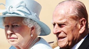 El Príncipe Andrés abandona Balmoral al mismo tiempo que la Reina Isabel y el Duque de Edimburgo
