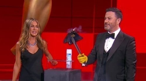 Así han sido los Emmy 2020 telemáticos: del incendio de Jennifer Aniston y Jimmy Kimmel al PCR de Jason Sudeikis
