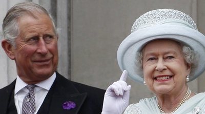 La Reina Isabel y el Príncipe Carlos respaldan al Príncipe Guillermo tras defender a la Familia Real Británica