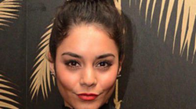 Vanessa Hudgens y su hermana Stella preparan Halloween disfrazadas de 'vampiresas sexys'