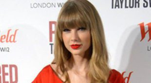 Taylor Swift ha encendido de las luces de Navidad del centro comercial Westfield de Londres