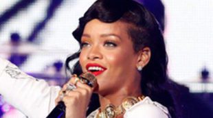 Rihanna enciende las luces de Navidad de Westfield antes de ofrecer el sexto concierto de su Tour 777