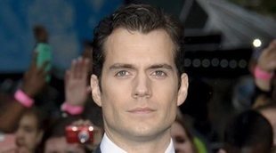 Sale a la luz la identidad de la novia de Henry Cavill