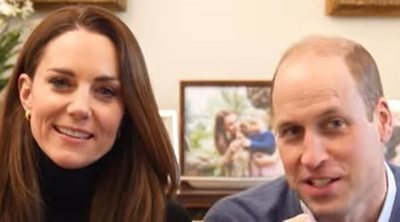 El divertido vídeo del Príncipe Guillermo y Kate Middleton con el que estrenan canal de Youtube: "Más vale tarde que nunca"