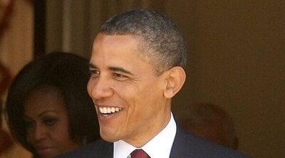 Barack Obama celebra a lo grande su 60 cumpleaños bailando sin distancia de seguridad