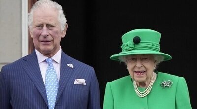 Así consiguió el Príncipe Carlos que la Reina Isabel estuviera en el saludo del balcón del cierre del Jubileo