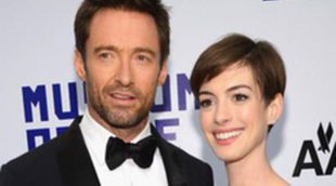 Anne Hathaway y Tom Hooper homenajean a Hugh Jackman en Nueva York