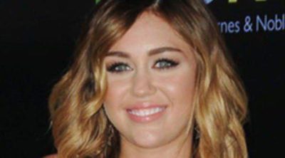 Miley Cyrus adopta un cachorro tras la muerte de uno de sus perros