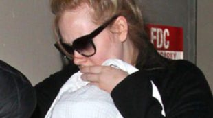 Adele viaja con su hijo a Los Angeles para acudir a la entrega de los Globos de Oro 2013