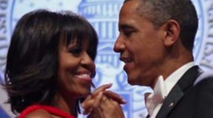 Un baile y un beso entre Barack y Michelle Obama cierra la gran fiesta de la toma de posesión de Obama
