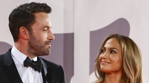 Jennifer Lopez adelantó la boda antes de que Ben Affleck se echara atrás y ha cambiado su apellido