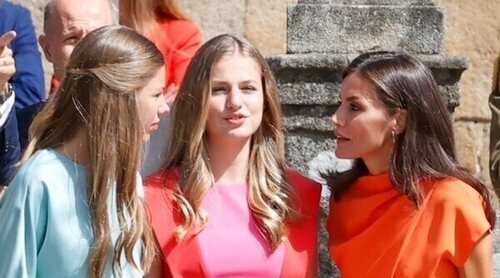 La Princesa Leonor y la Infanta Sofía acaparan las miradas con sus coloridos looks en la festividad de Santiago