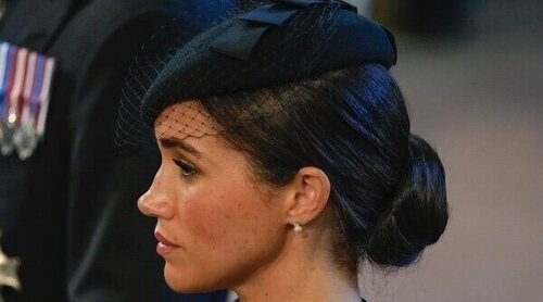 Las joyas con las que Meghan Markle y Kate Middleton han homenajeado a la Reina Isabel II en su despedida