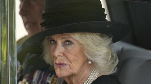 La Reina Camilla sufre un fuerte dolor por una lesión durante los actos fúnebres de la Reina Isabel II