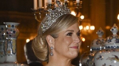 La Reina Máxima de Holanda luce la tiara Estuardo y brilla en la cena de gala en su visita de Estado a Suecia