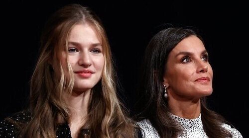 La Reina Letizia cede protagonismo y pendientes a la Princesa Leonor en las audiencias de los Premios Princesa de Asturias 2022