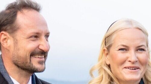 La prueba de que Haakon y Mette-Marit de Noruega aceptan y se llevan bien con Durek Verrett