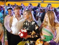 Máxima de Holanda sorprende con su ritmo bailando en su divertida despedida de Aruba junto a Guillermo Alejandro y Amalia