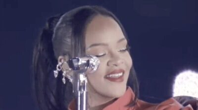 Rihanna anuncia su segundo embarazo en su actuación de la Super Bowl 2023