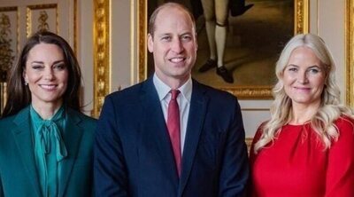 El reencuentro de Haakon y Mette-Marit con el Príncipe Guillermo y Kate Middleton que marca el ascenso de los Gales