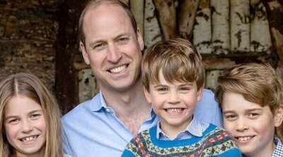 Los detalles del posado del Príncipe Guillermo con sus hijos: un homenaje, un 2x1 y complementando a Buckingham Palace