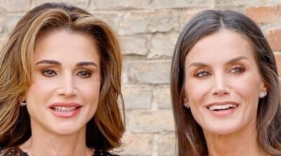 El reencuentro de la Reina Letizia y Rania de Jordania: elegancia, complicidad y una visita en el Palacio Real