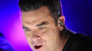 La hija de Robbie Williams vomita cuando escucha la nueva canción de su padre