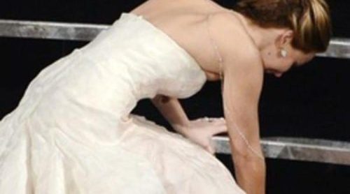 La caída de Jennifer Lawrence al ganar el Oscar 2013 a Mejor Actriz por 'El lado bueno de las cosas'