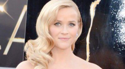 La hija de Reese Witherspoon eligió el vestido Louis Vuitton que llevó para los Oscar 2013
